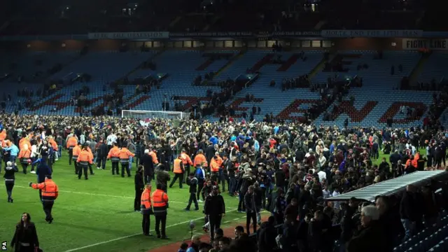 PItch invasion