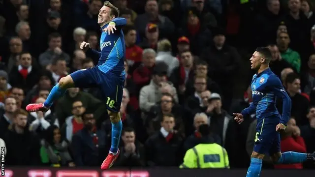 Nacho Monreal celebrates