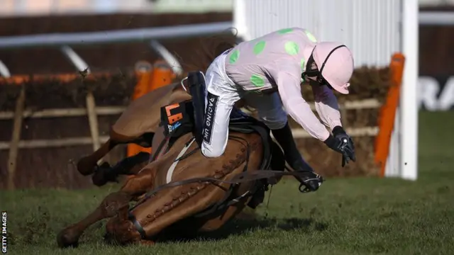 Ruby Walsh falls from Annie Power