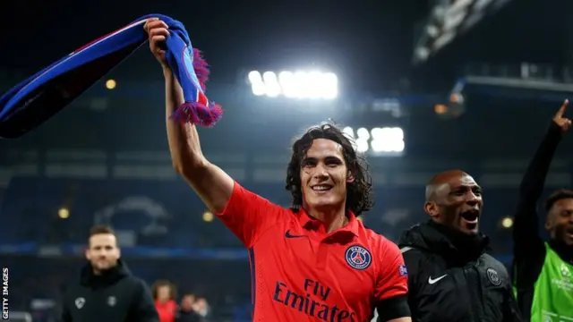 Edinson Cavani celebrates at full-time for PSG