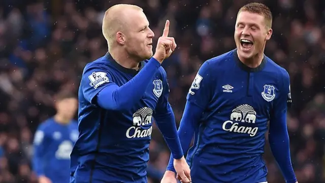 Everton forward Steven Naismith (left) celebrates scoring