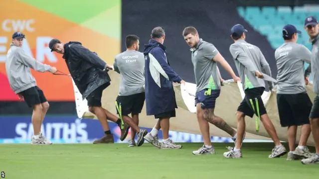 Rain delays play at the SCG