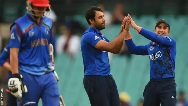 Ravi Bopara celebrates