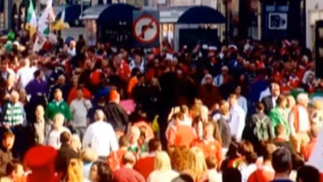 Crowds throng the streets of Cardiff before the 2005 Grand Slam match