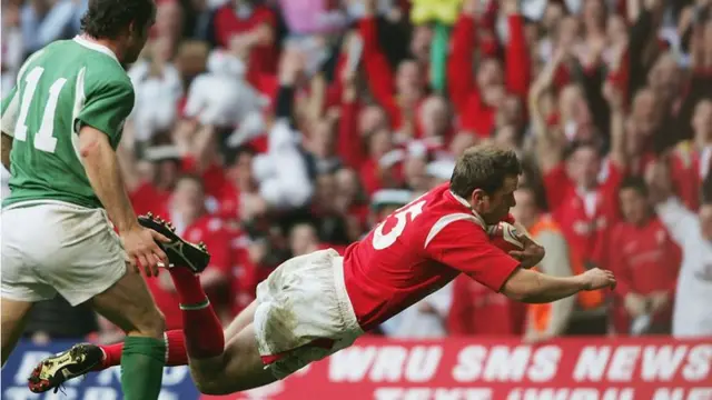 Kevin Morgan scores for Wales against Ireland in 2005