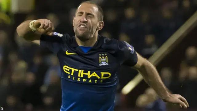 Pablo Zabaleta gesticulates after failing to win a penalty