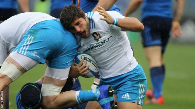 Giovanbattista Venditti forms a ruck for Italy