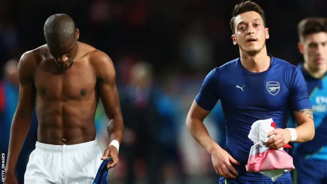 Mesut Ozil swaps shirts at half-time