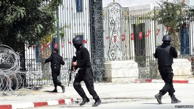 Tunisian security forces secure the area after gunmen attacked Tunis" famed Bardo Museum on March 18, 2015.