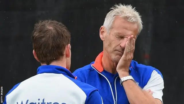 England coach Peter Moores (right) with ODI captain Eoin Morgan