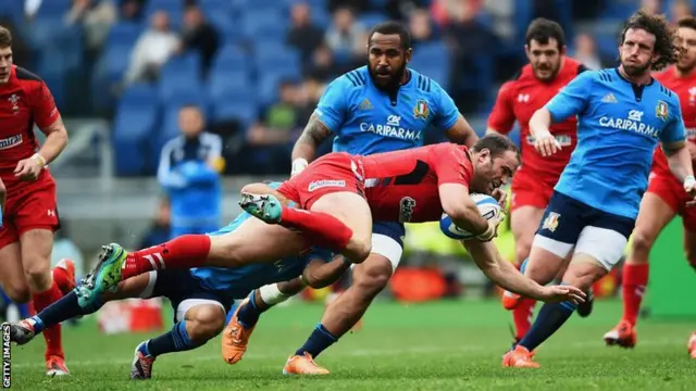 Wales centre Jamie Roberts