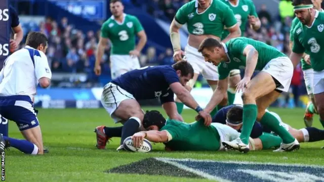 Sean O'Brien scores a try