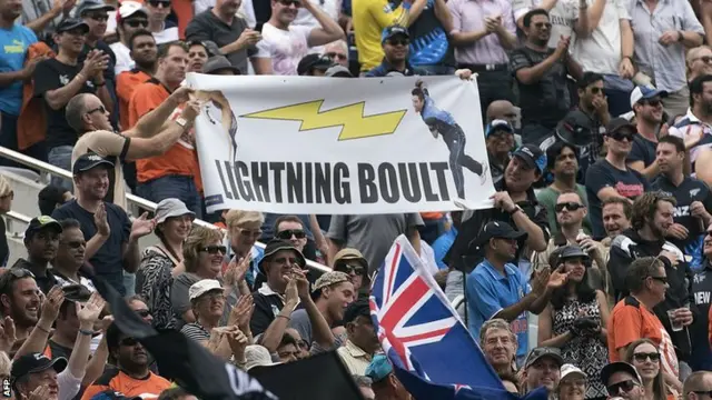 Lightning Boult sign in crowd