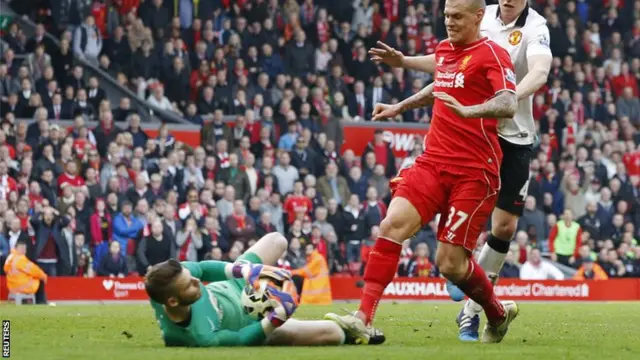 Skrtel 'stamps' on De Gea