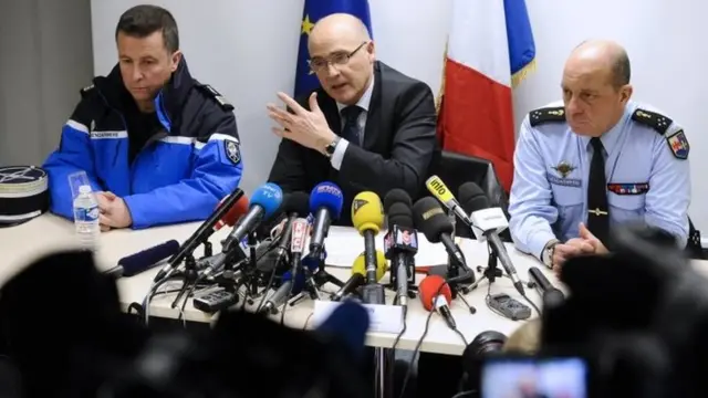 Brice Robin speaks at a news conference at Marignane airport (26 March 2015)