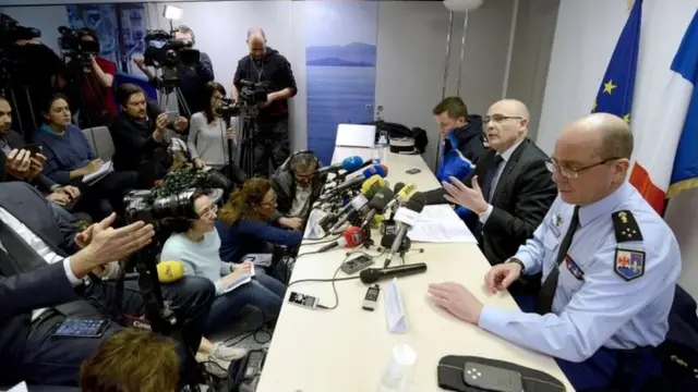 Marseille prosecutor Brice Robin at a news conference at Marignane airport (26 March 2015)