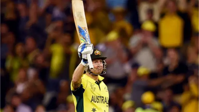 Michael Clarke acknowledges his fifty