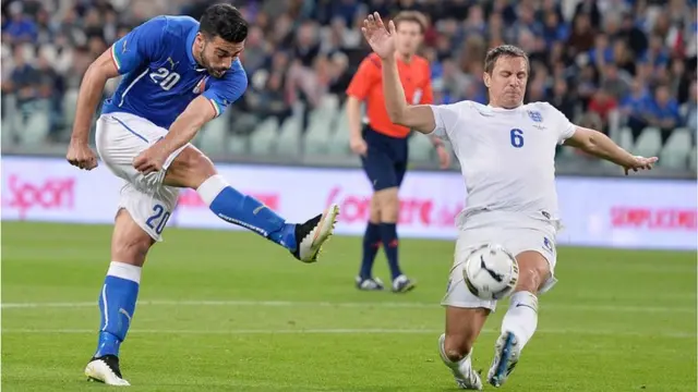 Graziano Pelle shoots towards goal