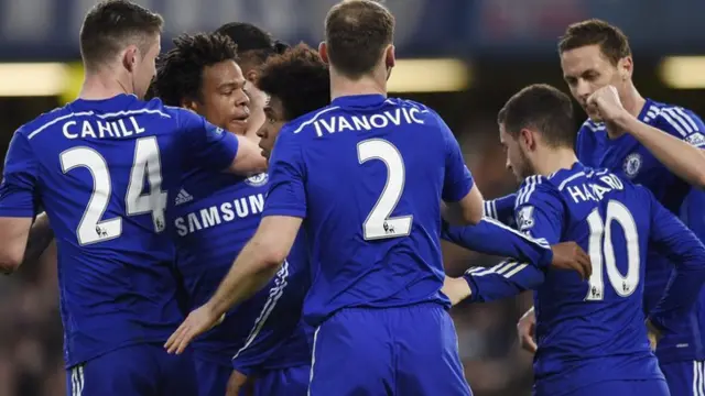 Chelsea celebrate Loic Remy's goal