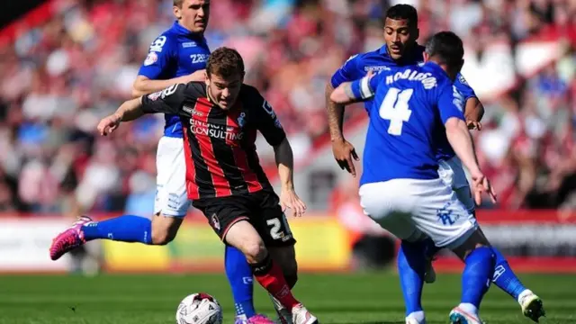 Ryan Fraser runs with possession