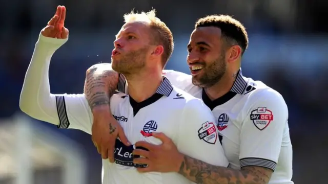 Eidur Gudjohnsen celebrates