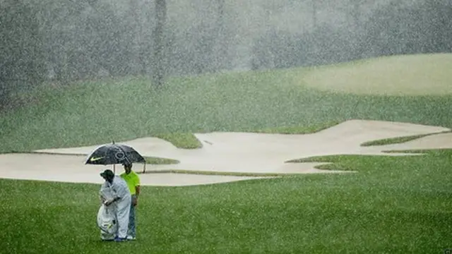 Rain at Masters golf