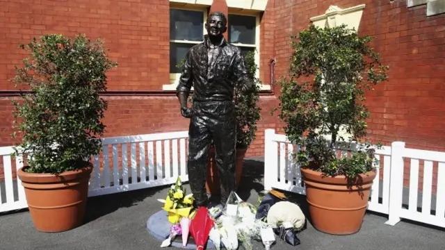 Statue of Richie Benaud