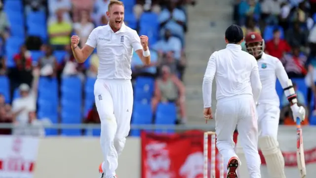 Marlon Samuels bowled by Stuart Broad