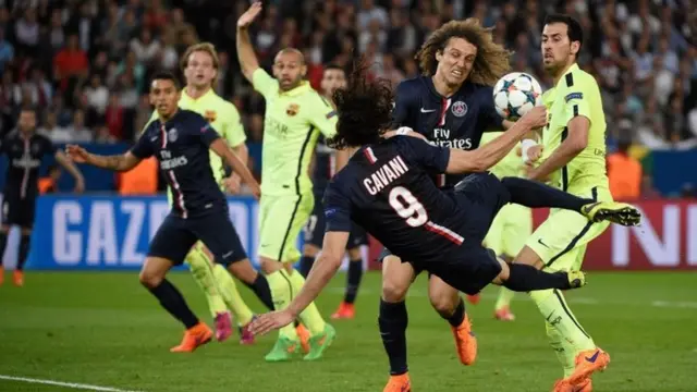 Edinson Cavani tries an over head kick