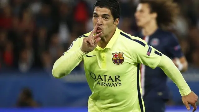 Luis Suarez celebrates