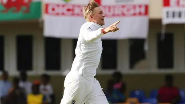 Joe Root celebrates