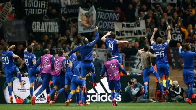 Juventus players celebrate