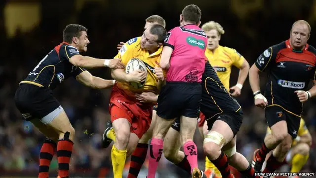 Ken Owens scores for the Scarlets after colliding with referee