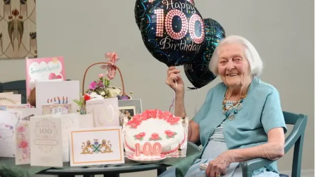 100