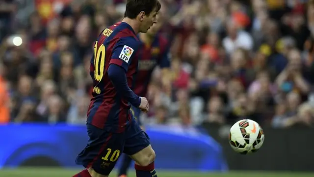 Lionel Messi scores for Barcelona