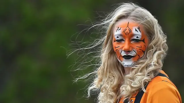 Hull City fan wears tiger face paint