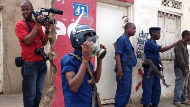 Riot police in Bujumbura, Burundi on 29 April 2015