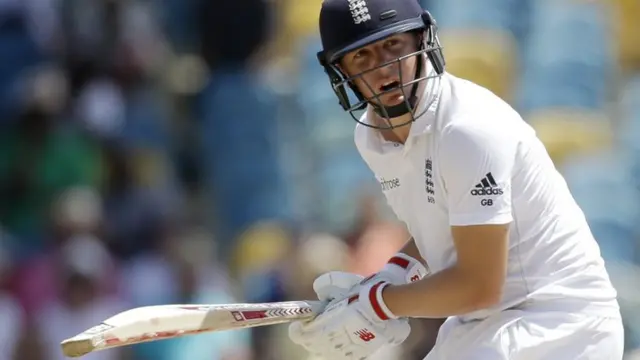 Gary Ballance eyes ball