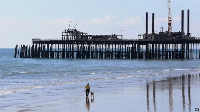 Hastings beach and pier