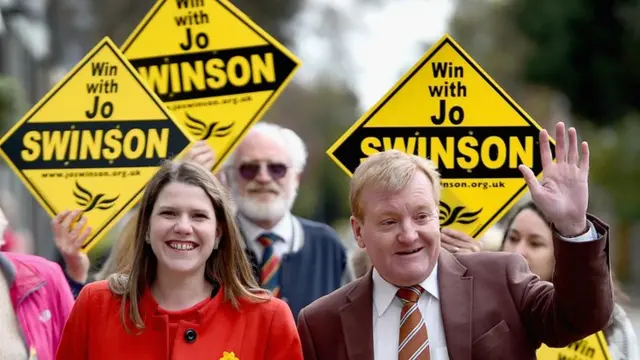 Jo Swinson campaigns with Former Liberal Democrat leader Charles Kennedy