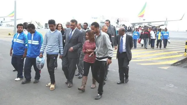 Ethiopians who were freed in Libya at the airport in Addis Ababa on 8 May 2015