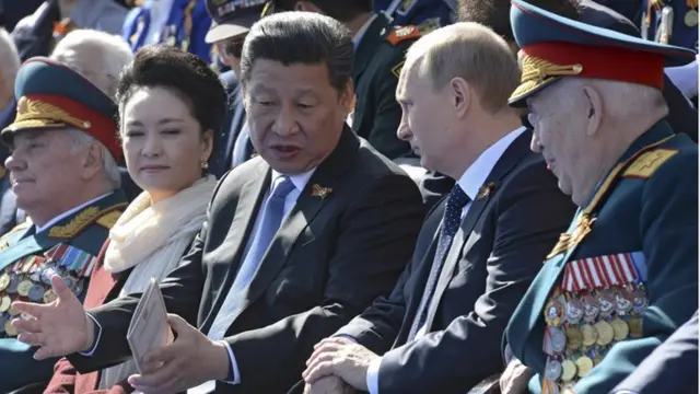 President Putin (2nd from right) met China's President Xi Jinping