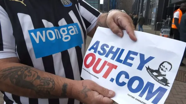 Protest against Mike Ashley