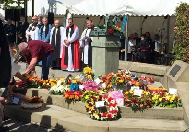 Wreath-laying