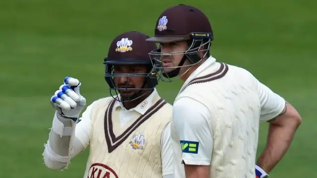 Kevin Pietersen (right) chats with batting partner Kumar Sangakkara (left)