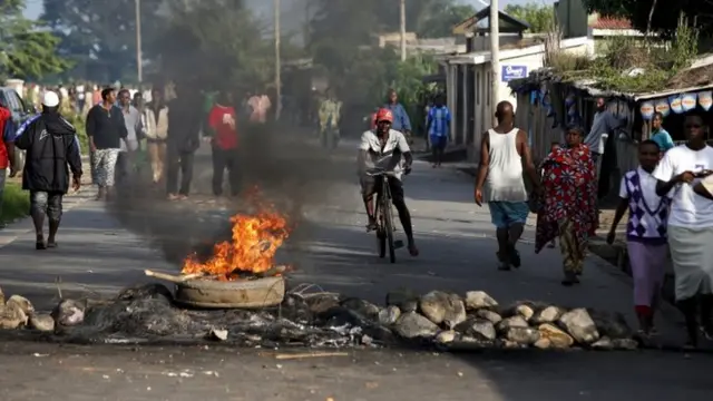 Barricade in Bujumbura on 13 May 2013