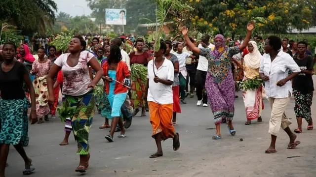 Demonstrators take part in a protest in Bujumbura on May 13, 2015