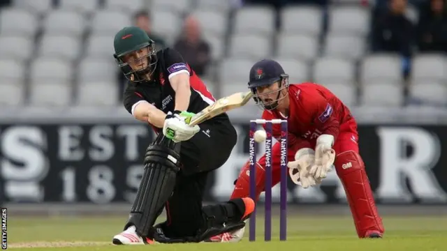 Kevin O'Brien batting for Leicestershire against Lancashire