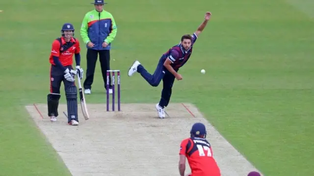 Shahid Afridi bowling against Durham