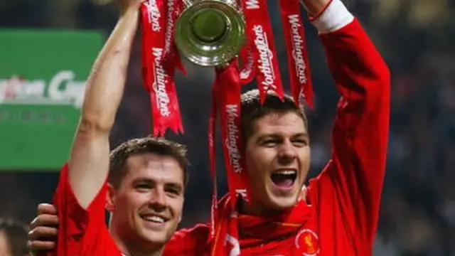 Michael Owen (left) and Steven Gerrard